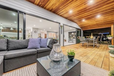 Photo of property in 74 Craig Road, Maraetai, Auckland, 2018