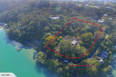 Photo of property in 219 Wade River Road, Wade Heads, Whangaparaoa, 0932