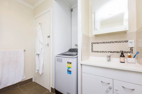 Photo of property in 1/29 Hillside Drive, Maoribank, Upper Hutt, 5018