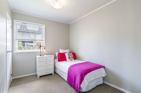 Photo of property in 1/54 Knights Road, Rothesay Bay, Auckland, 0630