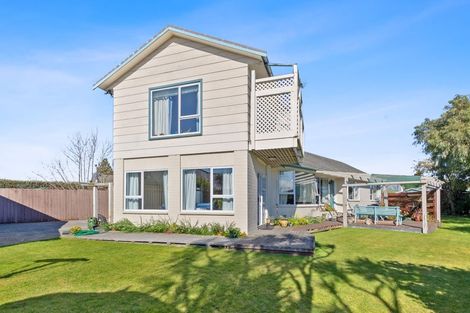 Photo of property in 93 Farquhars Road, Redwood, Christchurch, 8051