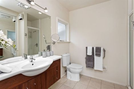 Photo of property in 11 Kingsgate Place, Burnside, Christchurch, 8053