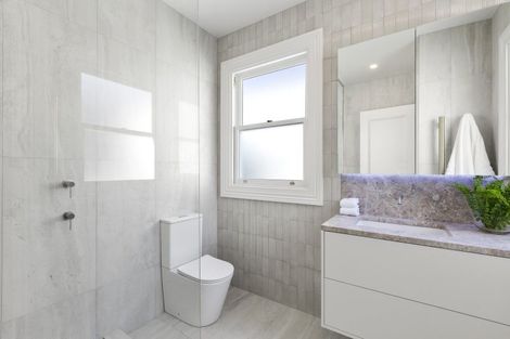 Photo of property in 4 Cheltenham Road, Devonport, Auckland, 0624