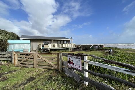Photo of property in 11a Beach Road, Mokau, 4376