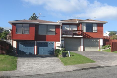 Photo of property in 2b Whanake Street, Titahi Bay, Porirua, 5022