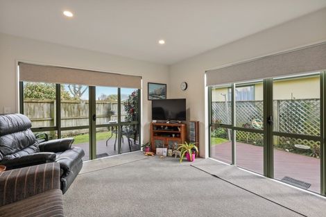 Photo of property in 2/90 Hawke Street, New Brighton, Christchurch, 8083