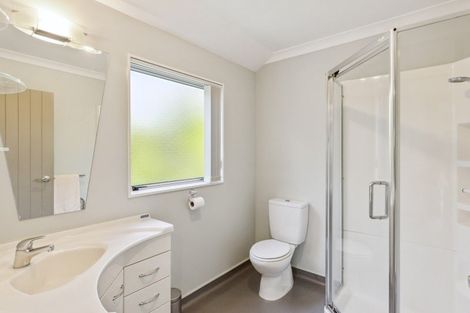 Photo of property in 43 Quadrant Heights, Paraparaumu, 5032