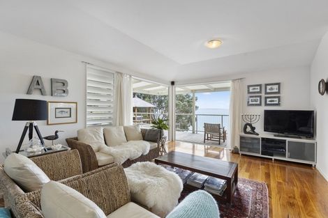 Photo of property in 100 Cornwallis Road, Cornwallis, Auckland, 0604