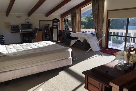 Photo of property in 5 Ranui Street, Waikawa, Picton, 7220