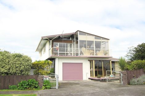 Photo of property in 35 Battiscombe Terrace, Waitara, 4320