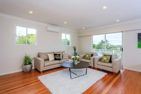 Photo of property in 3 Barker Rise, Northcross, Auckland, 0632