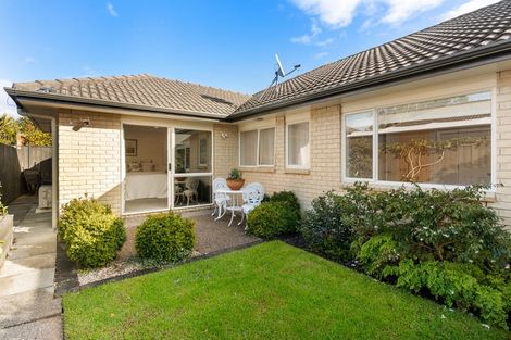 Photo of property in 1 Zara Court, Flat Bush, Auckland, 2016