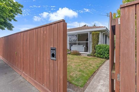 Photo of property in 2/3 Sawtell Place, Northcote, Christchurch, 8052