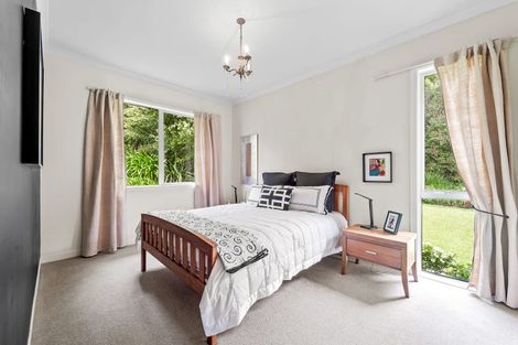 Photo of property in 35 Hobbs Road, Matakatia, Whangaparaoa, 0930
