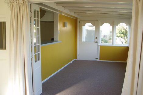 Photo of property in 74 Clarence Road, Northcote Point, Auckland, 0627