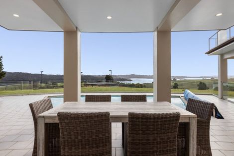 Photo of property in 189 Vaughans Road, Okura, Albany, 0792