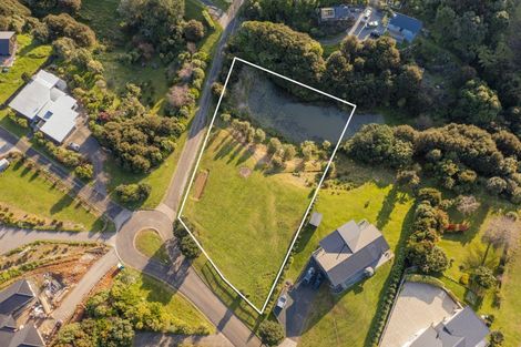 Photo of property in 14 Ohuka Place, Whitianga, 3510