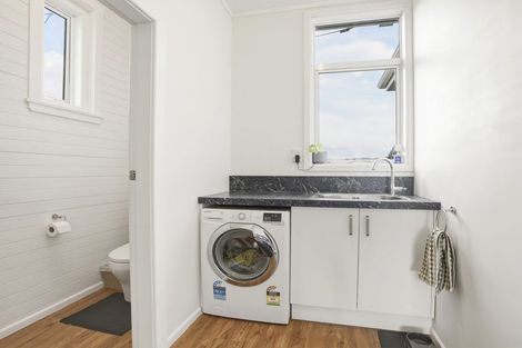 Photo of property in 7 Ovenden Street, Owaka, 9535