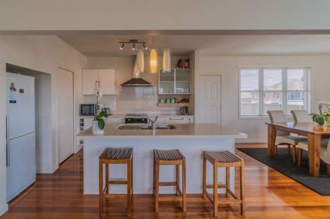 Photo of property in 281 Te Atatu Road, Te Atatu South, Auckland, 0610