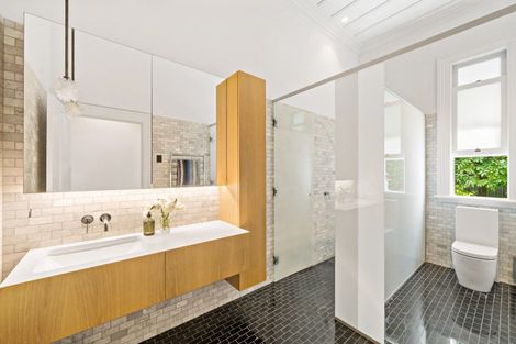 Photo of property in 215 Jervois Road, Herne Bay, Auckland, 1011