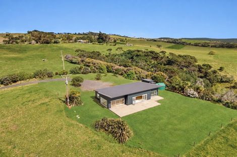 Photo of property in 3143 South Head Road, South Head, Helensville, 0874