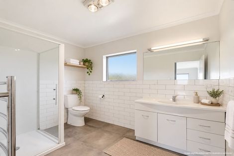Photo of property in 3143 South Head Road, South Head, Helensville, 0874