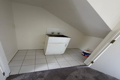 Photo of property in Lynn Park Terrace, 10/12 Ambrico Place, New Lynn, Auckland, 0600