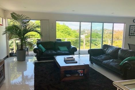 Photo of property in 1 Paterson Mews, Browns Bay, Auckland, 0630