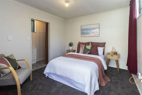 Photo of property in 11 Oakley Crescent, Hornby, Christchurch, 8042