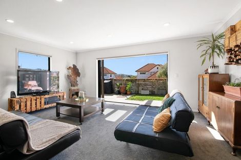 Photo of property in 7a Parkwood Crescent, Gulf Harbour, Whangaparaoa, 0930