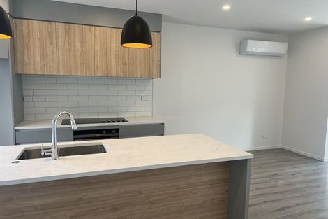 Photo of property in 5/105 Hobsonville Road, West Harbour, Auckland, 0618