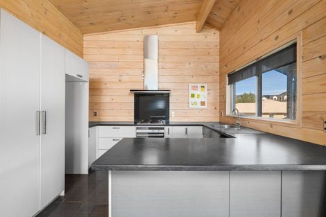 Photo of property in 261 Waikawa Road, Waikawa, Picton, 7220