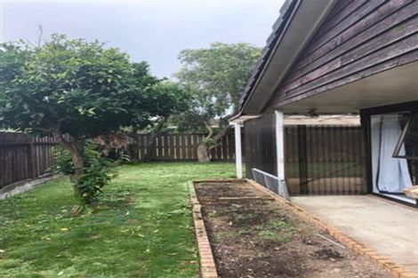 Photo of property in 2/16 Ross Martin Court, Conifer Grove, Takanini, 2112