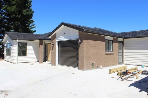 Photo of property in 706a Massey Road, Mangere, Auckland, 2022