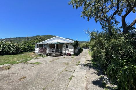 Photo of property in 25 Wairau Road, Picton, 7220