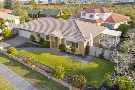 Photo of property in 156 Lakeside Drive, Orewa, 0931