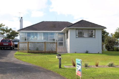 Photo of property in 8 Andrew Road, Howick, Auckland, 2010