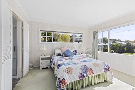 Photo of property in 4 Pembroke Street, Tawa, Wellington, 5028