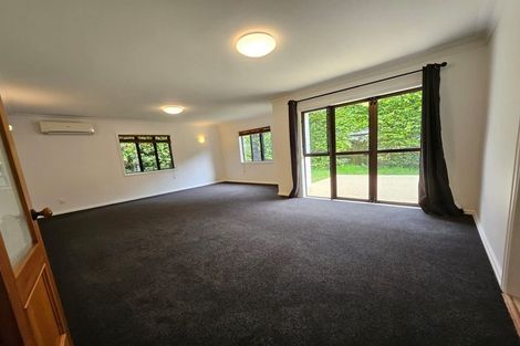 Photo of property in 2/5 Seacliffe Avenue, Belmont, Auckland, 0622