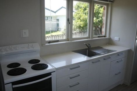 Photo of property in 13 Owens Road, Waiuku, 2123