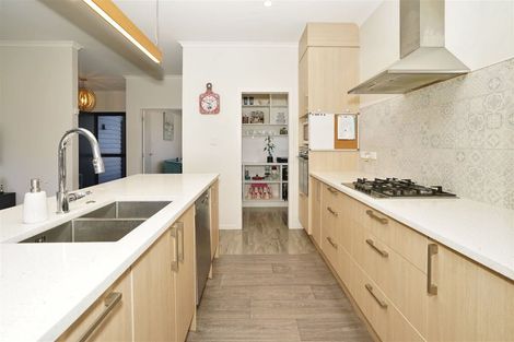 Photo of property in 2 Faber Place, Rototuna North, Hamilton, 3210