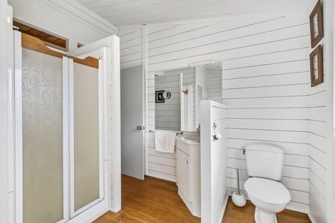 Photo of property in 98 Hadfield Street, Beach Haven, Auckland, 0626