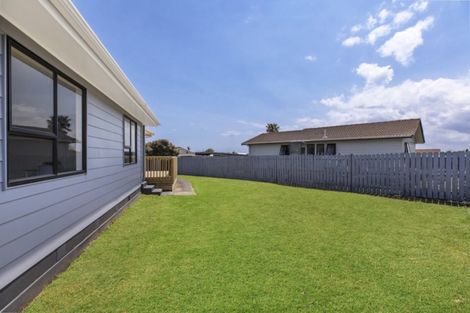 Photo of property in 2/39 Taitimu Drive, Weymouth, Auckland, 2103
