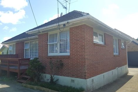 Photo of property in 28 Camellia Place, Mount Roskill, Auckland, 1041