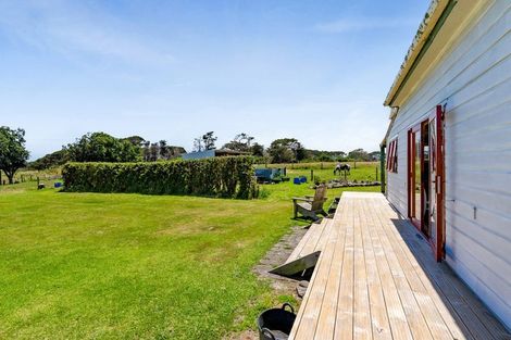 Photo of property in 185 Tasman Street, Opunake, 4616
