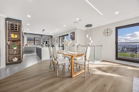 Photo of property in 6 Mill Hill Close, Flat Bush, 2019