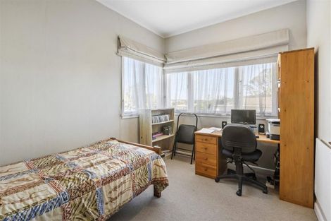 Photo of property in 1 Lavelle Road, Henderson, Auckland, 0612