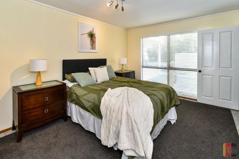 Photo of property in 74 Walter Strevens Drive, Conifer Grove, Takanini, 2112