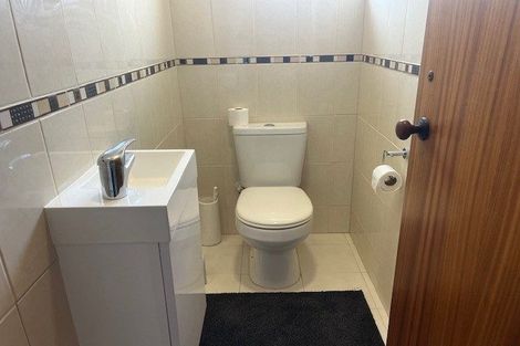 Photo of property in 24 Hurstbourn Priors, Goodwood Heights, Auckland, 2105