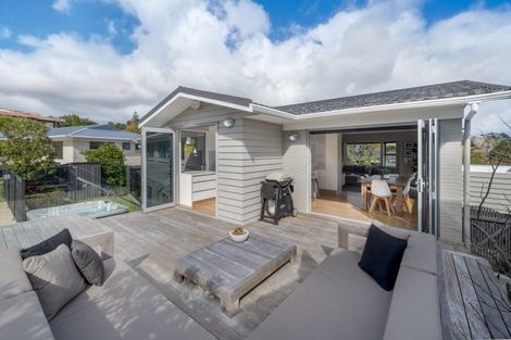 Photo of property in 62 Evelyn Road, Cockle Bay, Auckland, 2014